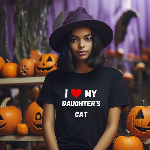 Charming Tee for Moms with a Feline Friends 