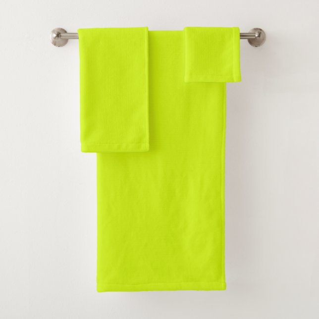 Chartreuse Yellow solid color Bath Towel Set (Insitu)