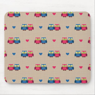 Checked pattern with love owls mouse pad