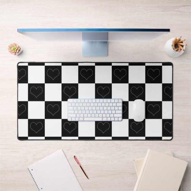 Checkerboard Hearts in Black and White Desk Mat (Office 1)