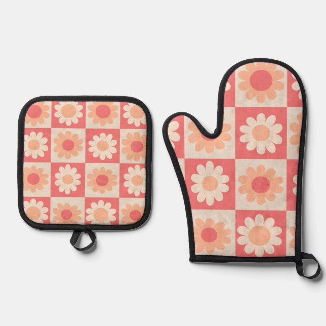 Checkered Groovy  Peach Fuzz Retro Flowers Pattern Oven Mitt & Pot Holder Set (Front)
