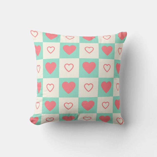 Checkered Heart Pattern Throw Pillow (Front)