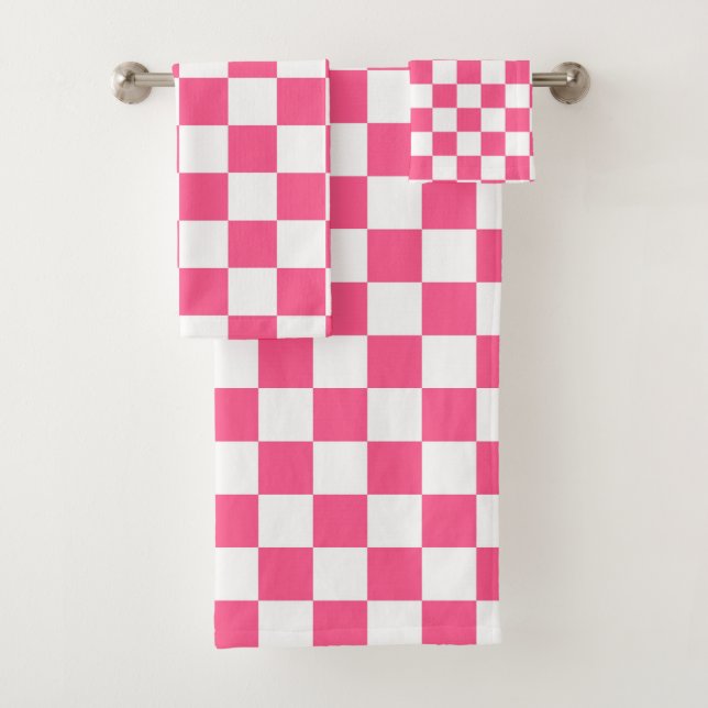 Checkered Hot Pink and White Bath Towel Set (Insitu)