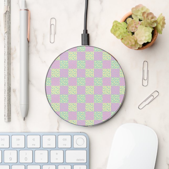 Checkered Love-Pastel Pink, Yellow, Purple & Green Wireless Charger (Desk)