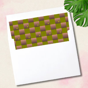 Checkered pattern in brown and olive green envelope liner