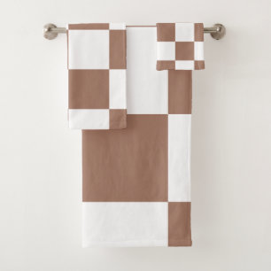 Checkered Pattern in White and Mocha Mousse Bath Towel Set