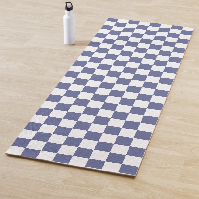 Checkered Pattern Purple Yoga Mat (In Situ)
