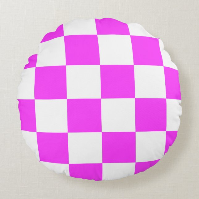 Checkered pattern tile background. White and Pinka Round Pillow (Front)