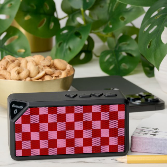 Checkered Red and Hot Pink  Bluetooth Speaker (Insitu(Table))