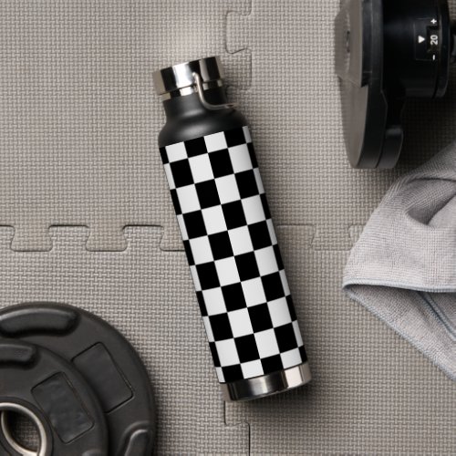 Checkered squares black and white geometric retro water bottle