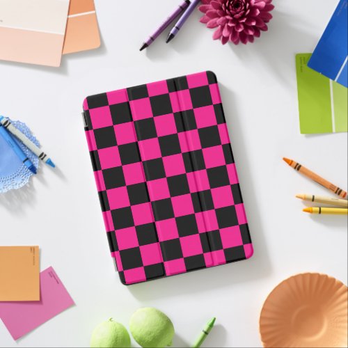 Checkered squares hot pink black geometric retro iPad air cover
