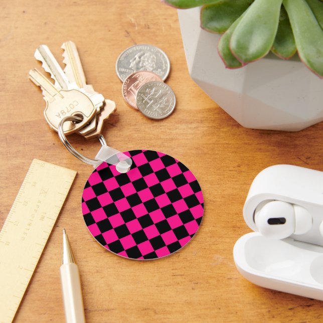 Checkered squares hot pink black geometric retro keychain (Desk)