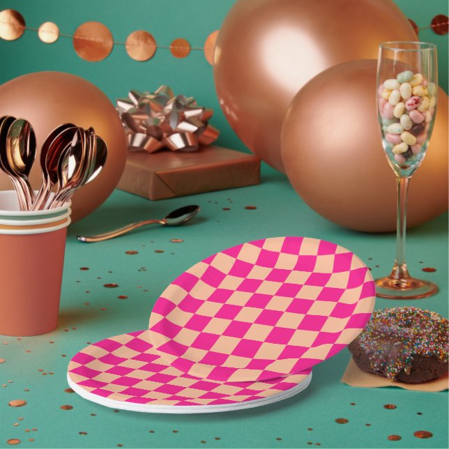 Checkered squares peach hot pink geometric retro paper plates (Multi)