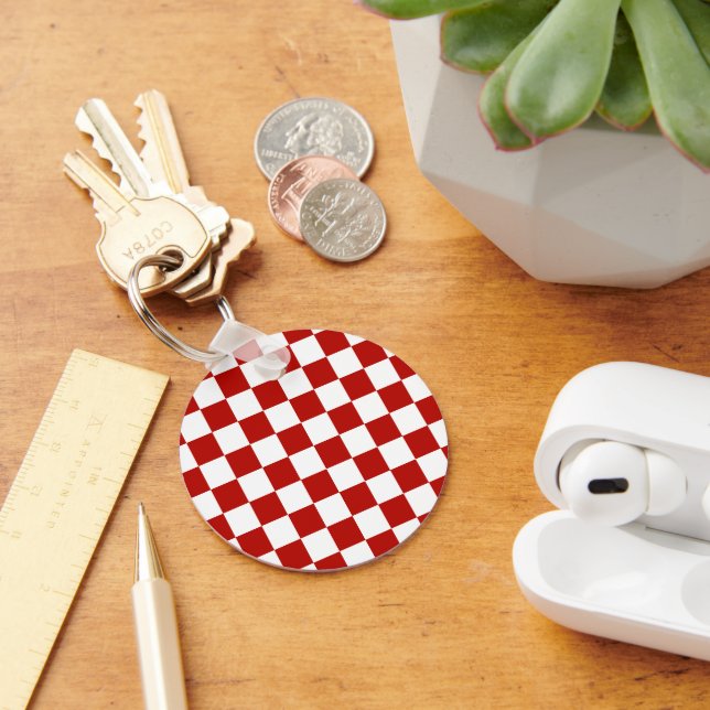 Checkered squares red white geometric retro keychain (Desk)