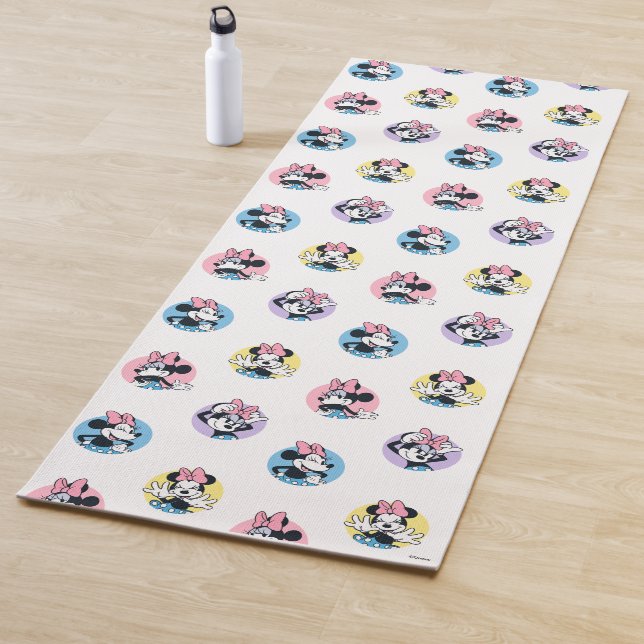 Cheerful Minnie Mouse Polka Dot Pattern Yoga Mat (In Situ)