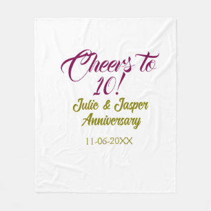 Cheers to 10th wedding anniversary mauve golden na fleece blanket