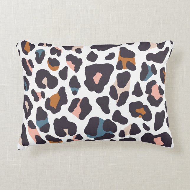 Cheetah Pattern Accent Pillow for Kids room (Front)