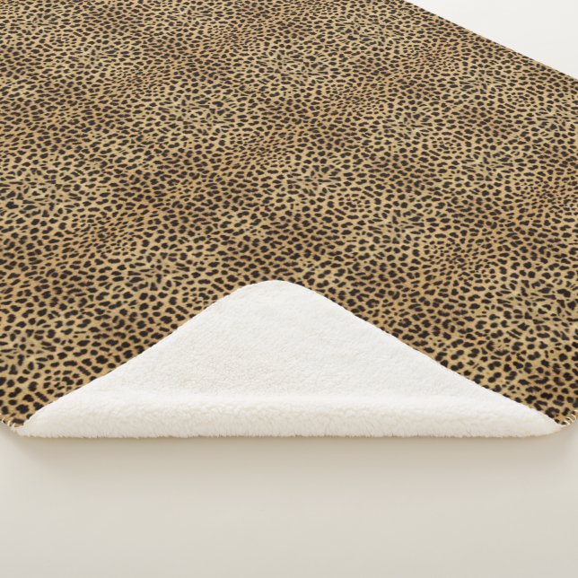 Cheetah Print Sherpa Blanket (3/4)