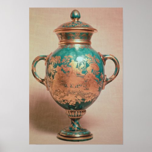 Chelsea vase and lid with gilt chinoiserie poster