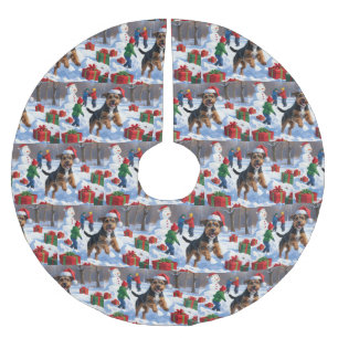 Chesapeake Bay Retriever Snow with Christmas Hat Brushed Polyester Tree Skirt