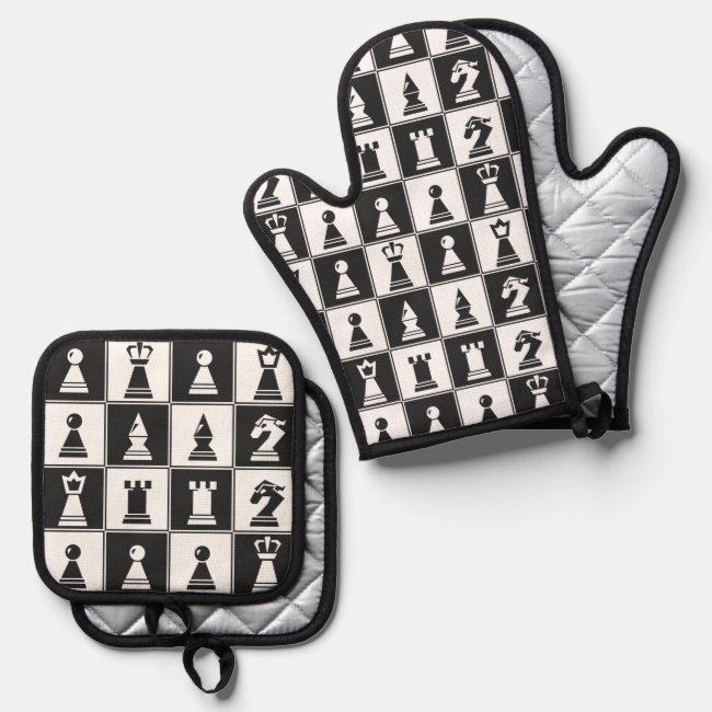 Chess Pieces Design Oven Mitt & Pot Holder Set