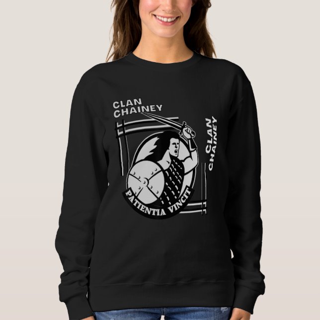 Cheyne Clan Gaelic Motto Swordsman Sweatshirt (Front)