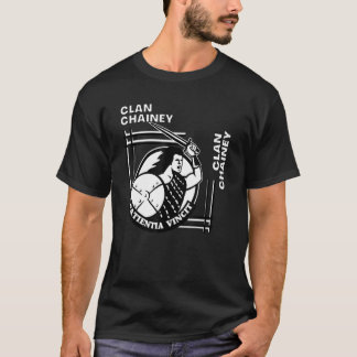 Cheyne Clan Gaelic Motto Swordsman T-Shirt