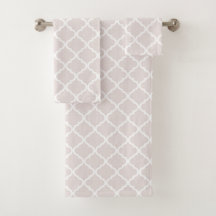 Chic Almost Mauve Big Moraccan Quatrefoil Pattern