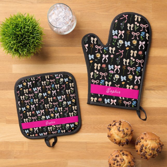 Chic Bow Black Floral Elegance Pattern  Oven Mitt & Pot Holder Set (Top Down)