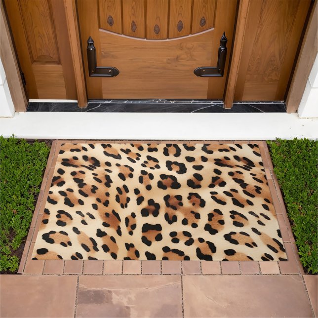 Chic Brown White Leopard Print Doormat (Outdoor)