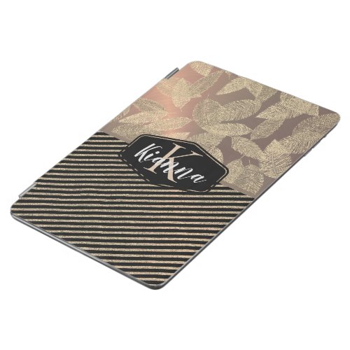 Chic Feathers with Gold Stripes Monogram        iPad Air Cover