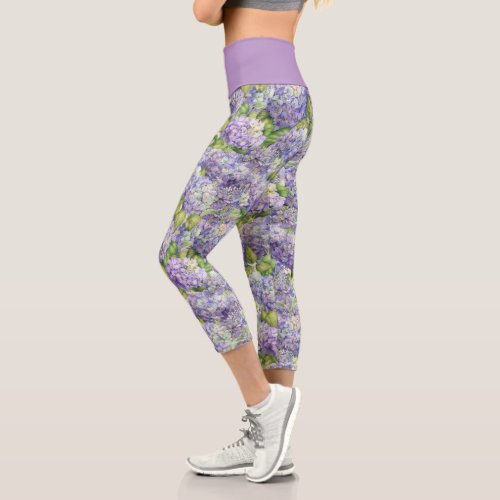 Chic Floral Purple Lavender Hydrangea Pattern Capri Leggings