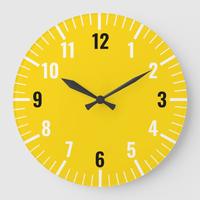 Chic Gold Analog Clock With Numbers (Front)
