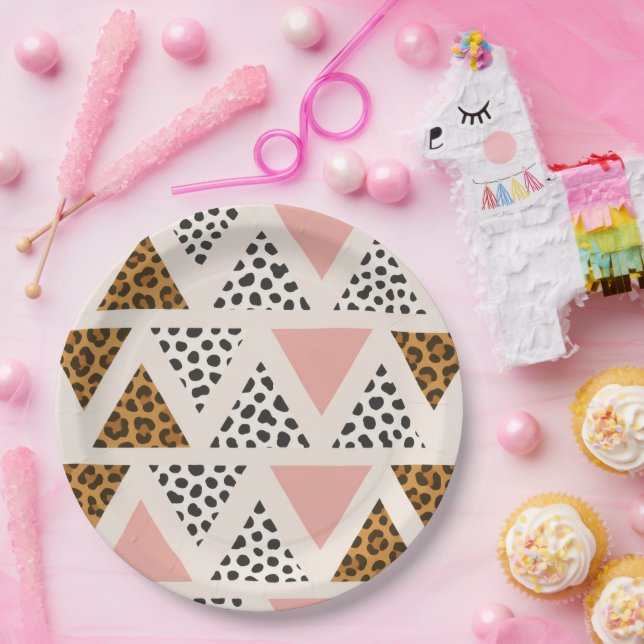 Chic Leopard & Pink Triangle Pattern Paper Plates (Party)