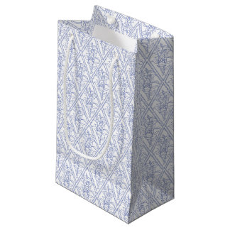 Chic Periwinkle Blue White Floral Diamond Pattern Small Gift Bag