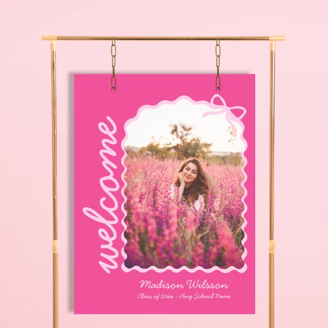 Chic Photo Wavy Frame Bow 2026 Graduation Welcome Foam Board (Chic Photo Wavy Frame Bow 2025 Graduation Welcome Foam Board)