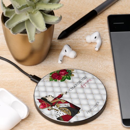 Chic Red Vintage Queen of Hearts Wireless Charger
