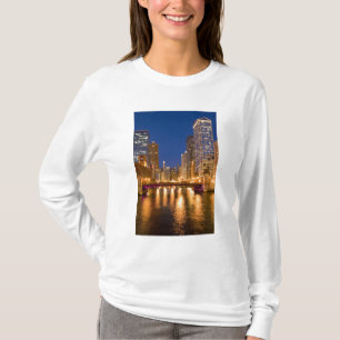 Chicago, Illinois, Skyline and Chicago River at T-Shirt