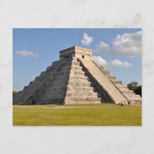 Chichen Itza Mayan Temple in Mexico Postcard