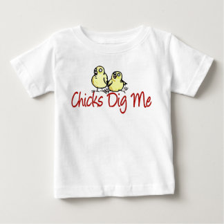 chicks dig me tee