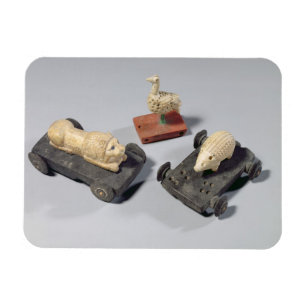 Children's toys: a hedgehog, a lion and a dove, Su Magnet