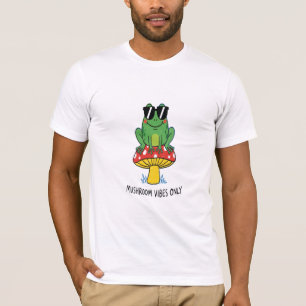 Chill Frog on Mushroom with Sunglasses – Funny Ret T-Shirt