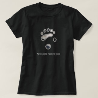 Chill like a panda! T-Shirt