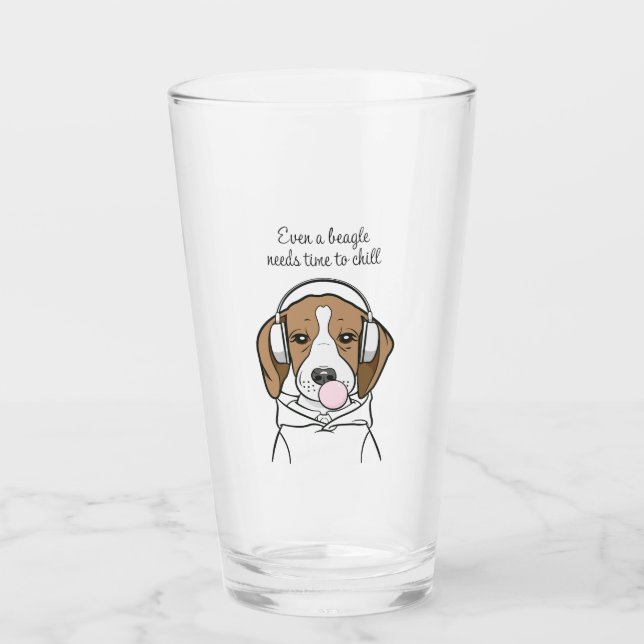 Chilling Dog with Bubblegum Funny Beagle Glass (Front)