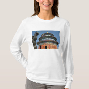 China, Beijing, Temple of Heaven, Chinese Urn in T-Shirt