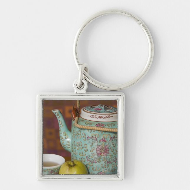 China, Hong Kong. Traditional Chinese teapot & 2 Keychain (Front)