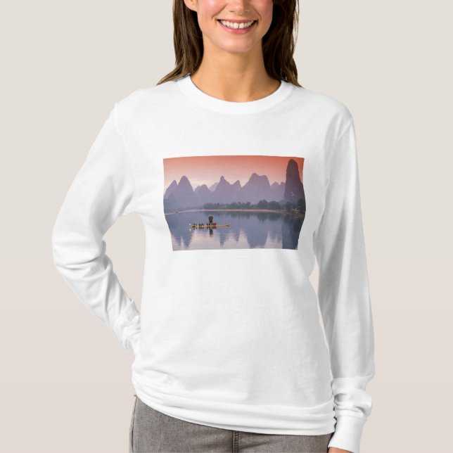China, Li River. Single cormorant fisherman. T-Shirt (Front)