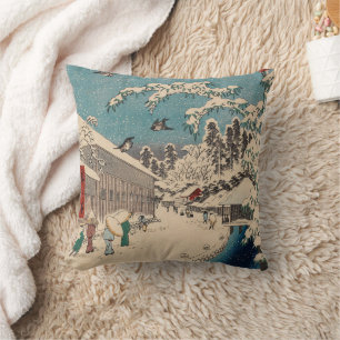 Chinoiserie Ukiyo-e Japanese Winter Snow Landscape Throw Pillow