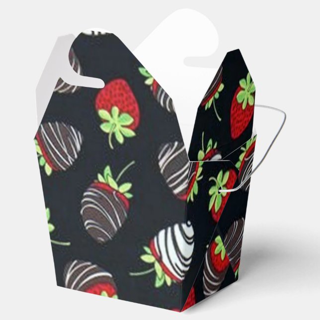 Chocolate Strawberries Pattern Take Out Favor Box (Opened)