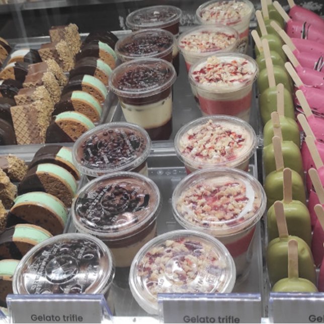 Chocolate tiramisu. kitchen towel (Creator Uploaded)